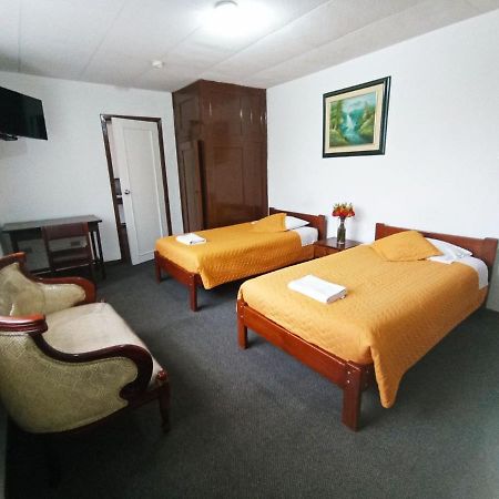 Hotel 9 De Octubre Quito Kültér fotó