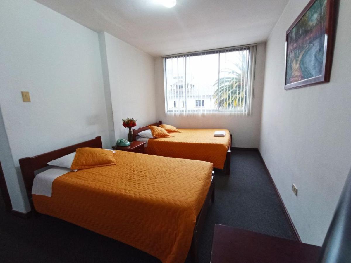 Hotel 9 De Octubre Quito Kültér fotó