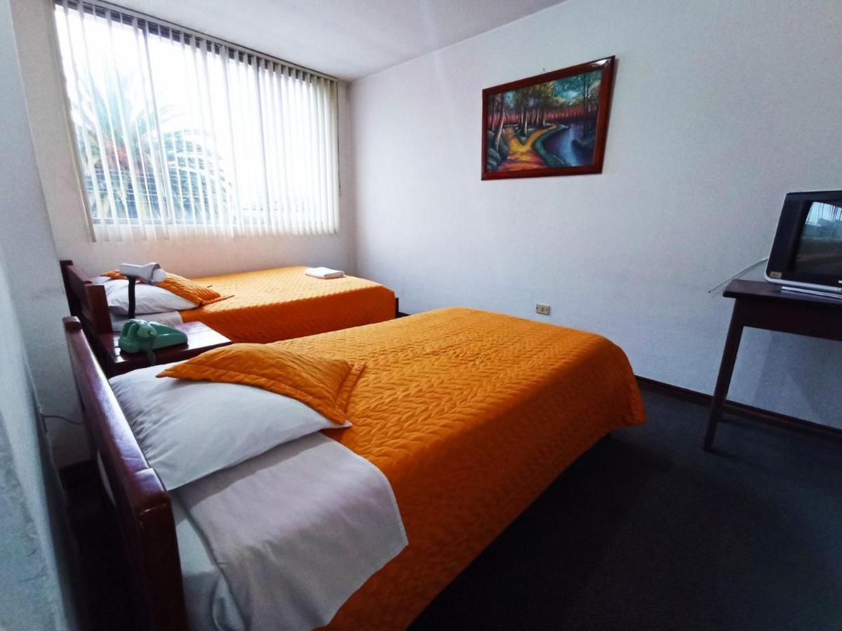 Hotel 9 De Octubre Quito Kültér fotó